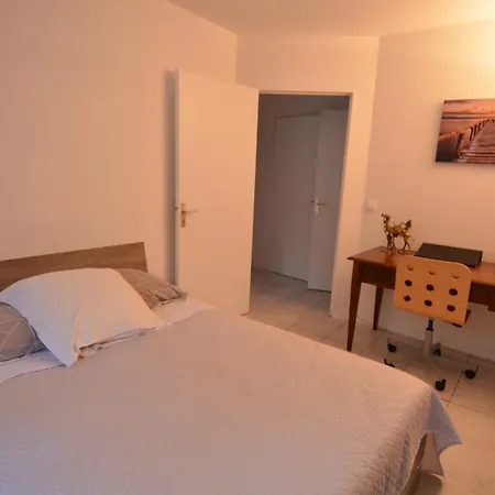 Apartment Plein Ciel - 5 Personnes Avec Piscine Sur La Corniche Fleurie A *